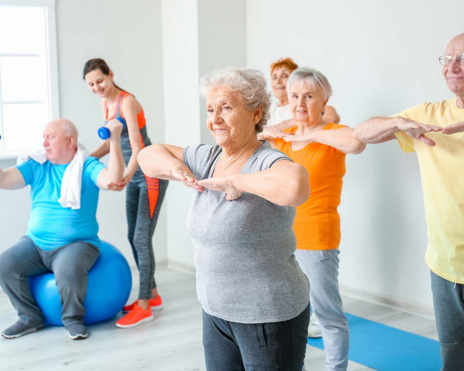 Perosnnes qui pratiquent la gym